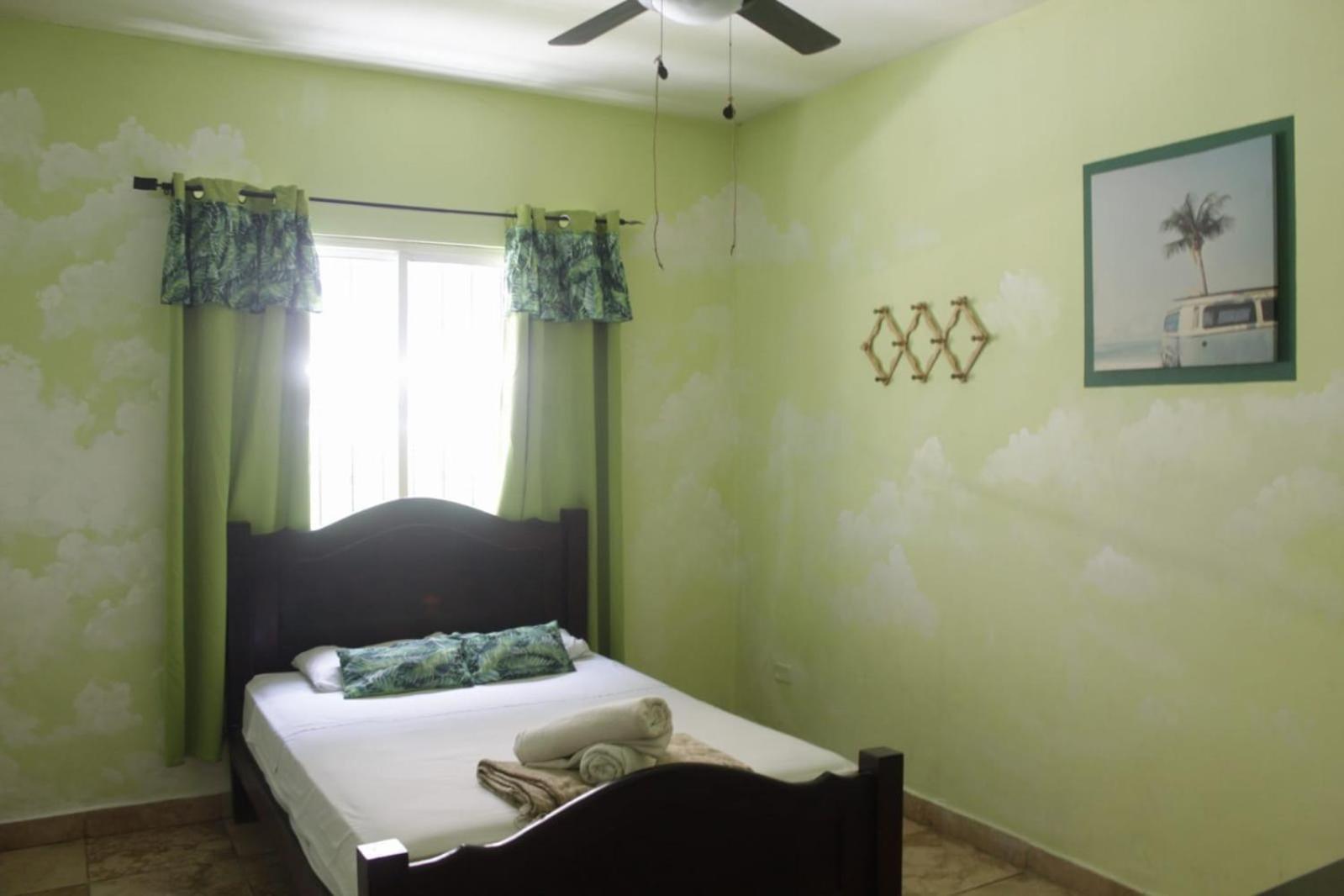 Cataleya Hostel Bocas del Toro Buitenkant foto